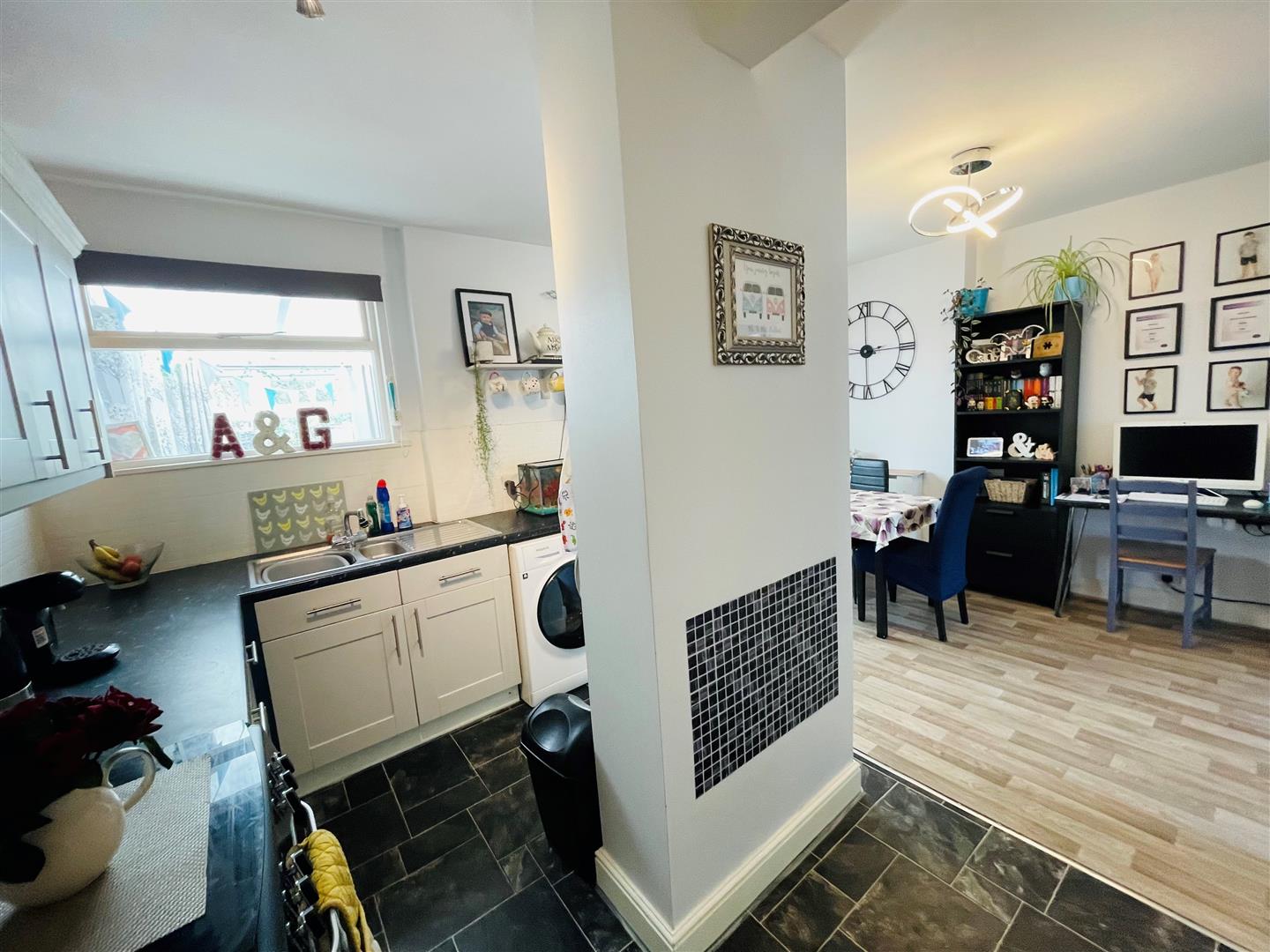 Warwick Crescent, Melksham Lock and Key